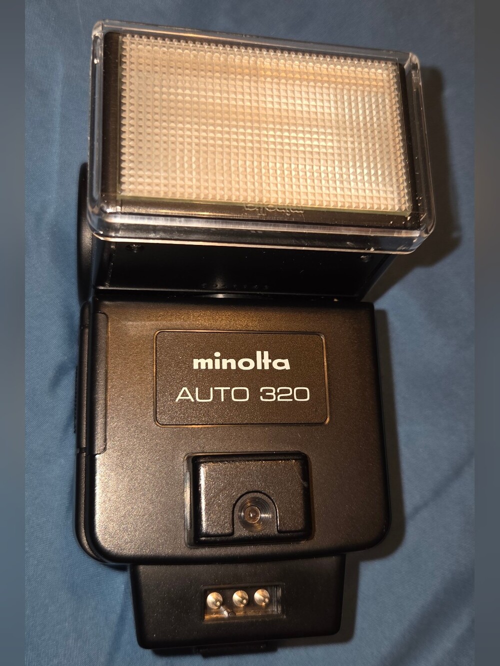 AUTO 320 Black Camera Flash